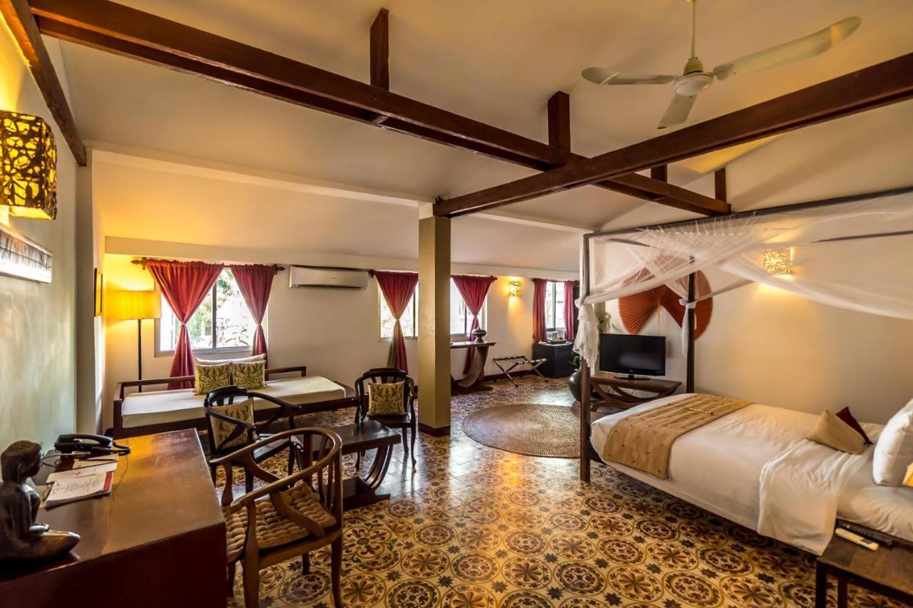 Villa Langka Hotel & Restaurant Пном Пен Екстериор снимка