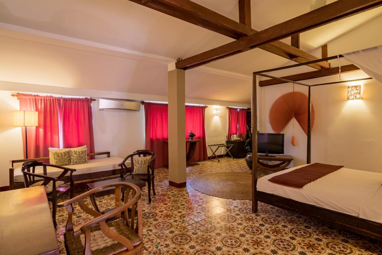 Villa Langka Hotel & Restaurant Пном Пен Екстериор снимка